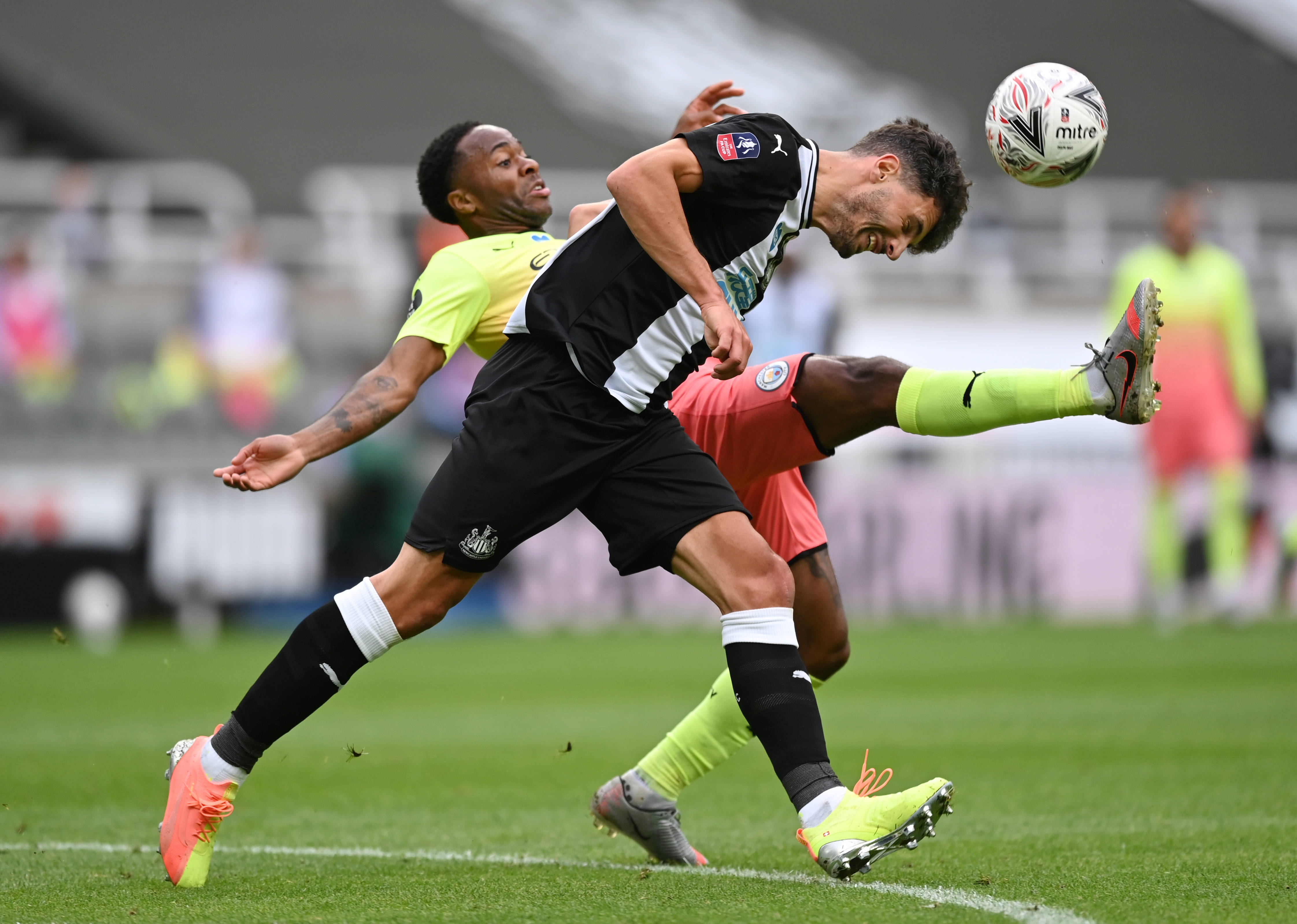 足球——英格兰足总杯:曼城晋级四强