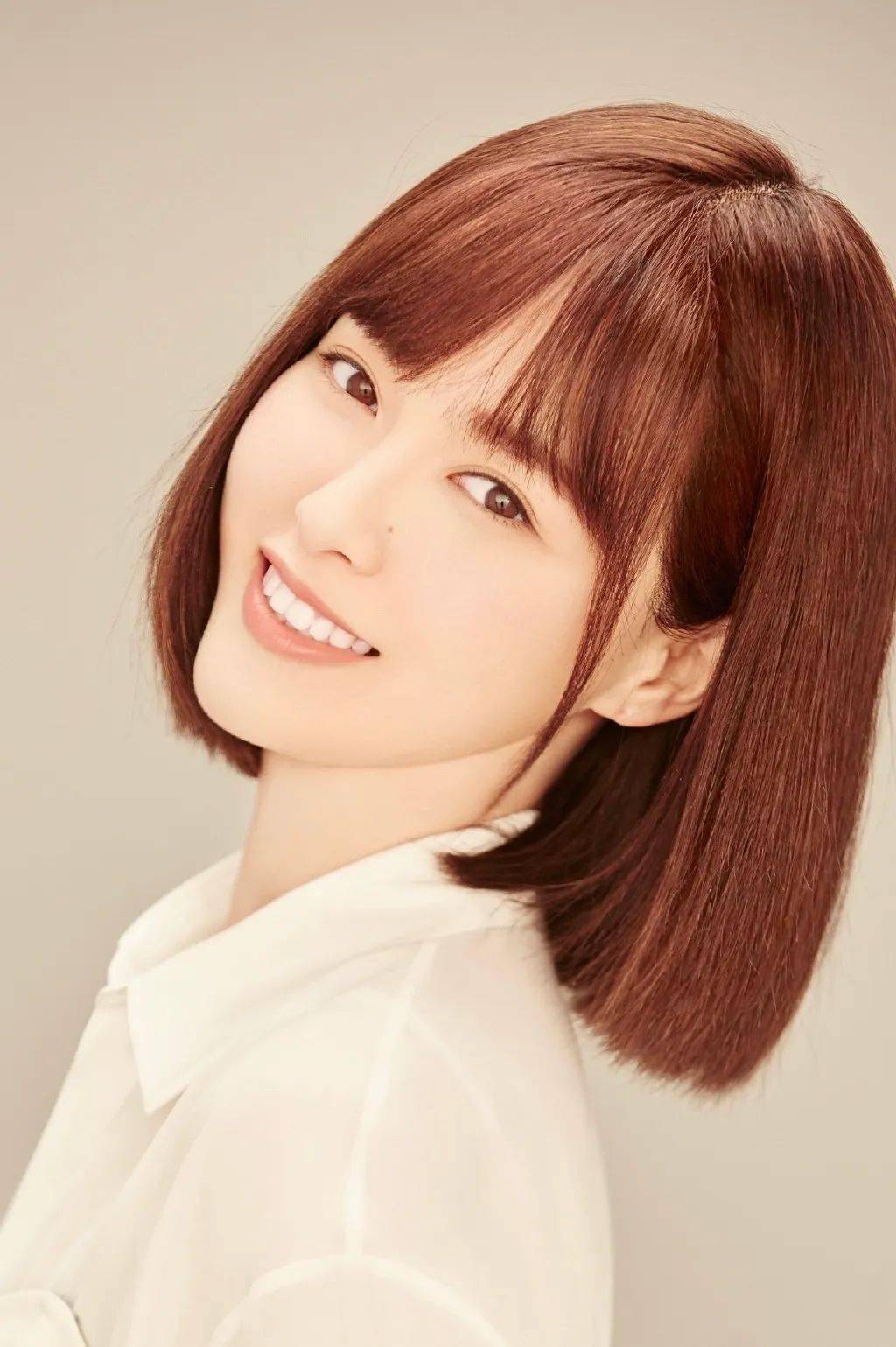 唐嫣产后复出,还是那个笑起来超甜的"糖糖"