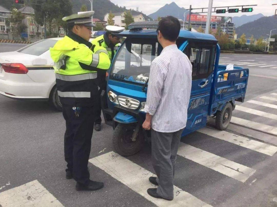 持c1駕照開三輪車,竟然被扣了12分,這是怎麼回事呢?