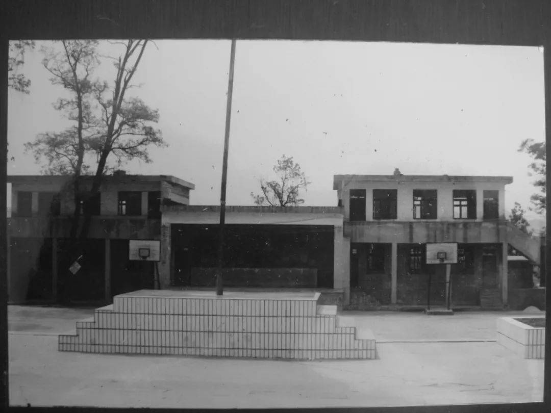 镇宁民中老照片你还记得吗