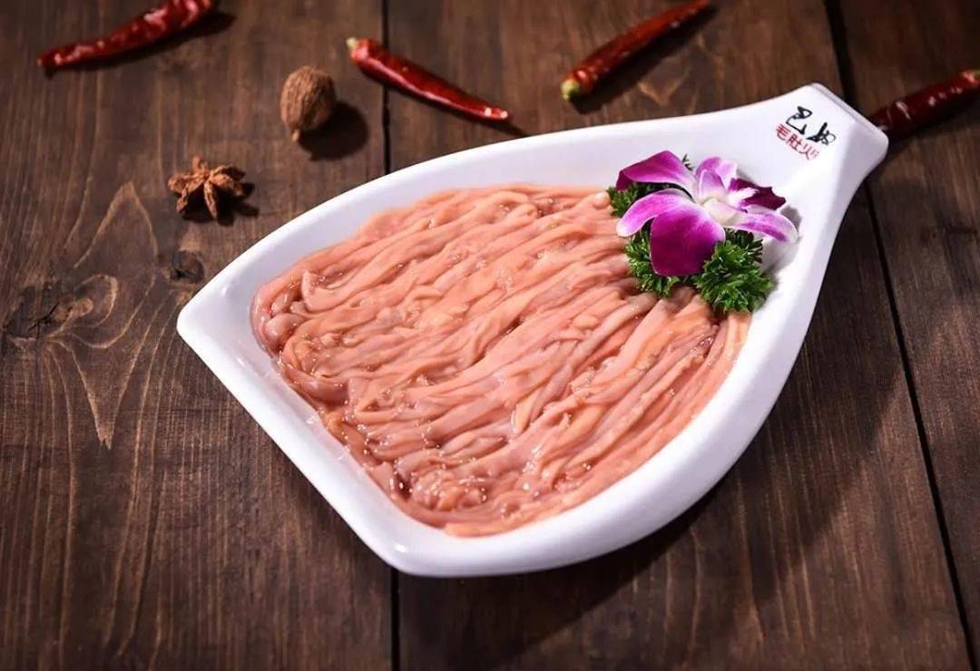 巴奴北京首店试营业期间,鲜鸭血和鲜鸭肠等爆品,点单率达到每人0.