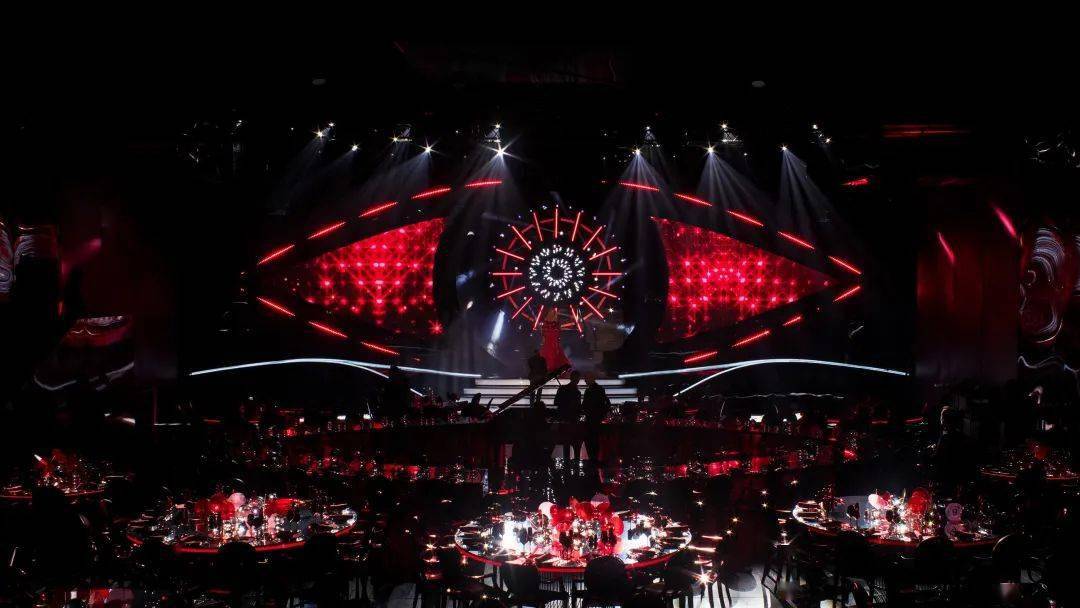 未来感x科技感他的每个舞台都让你有想蹦迪的心