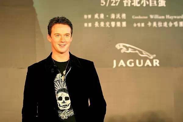 他是跨界男高音,一首《那就是生活》唱尽生活的无奈_罗素·华生