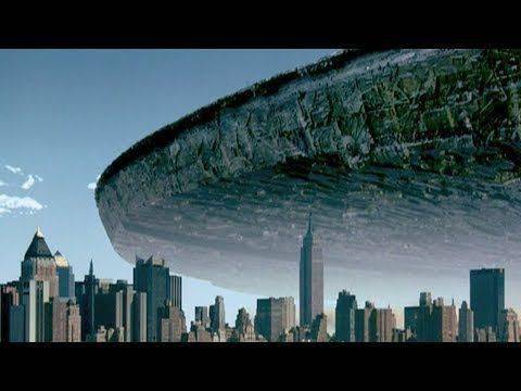 母舰确实,这团巨大的云让人看到了之后会想到《独立日》中的ufo母舰