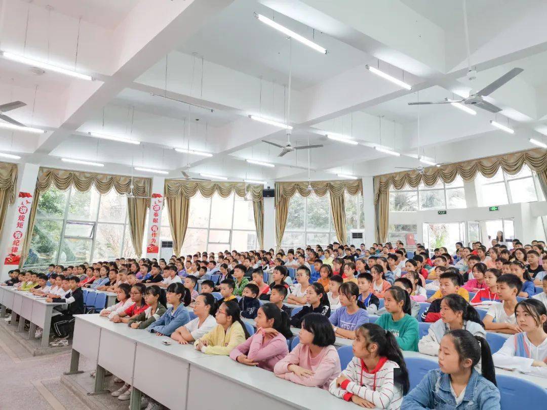 眉州校园丹棱二中中正平和温雅务实