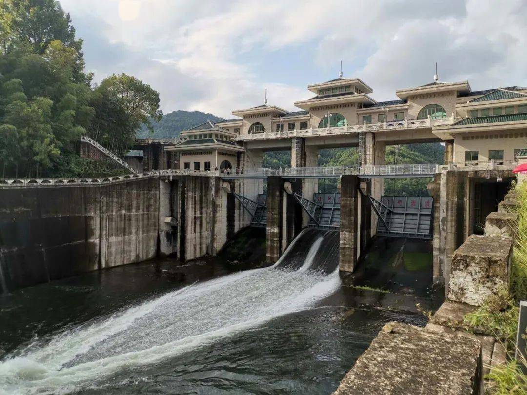 横锦水库预泄洪