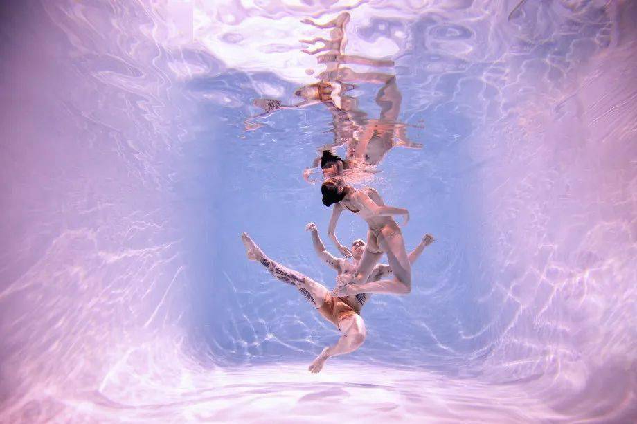 海洋馆水下芭蕾图片