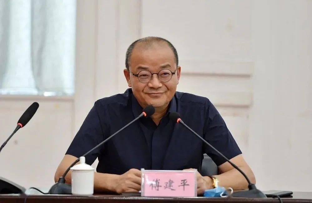 保康县与达刚控股集团共商全域旅游发展大计