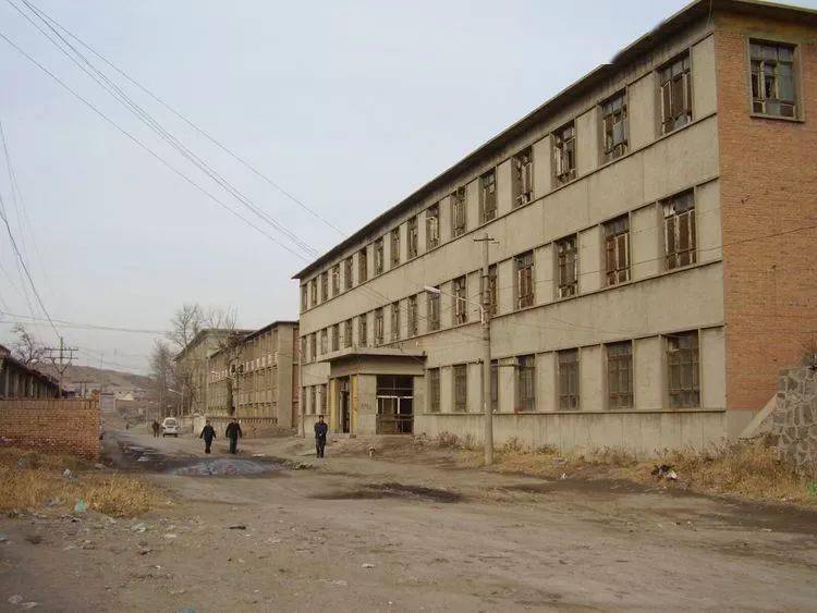 记忆中的下花园煤矿,办公楼,俱乐部,印刷厂,医院,哪张照片击中了你