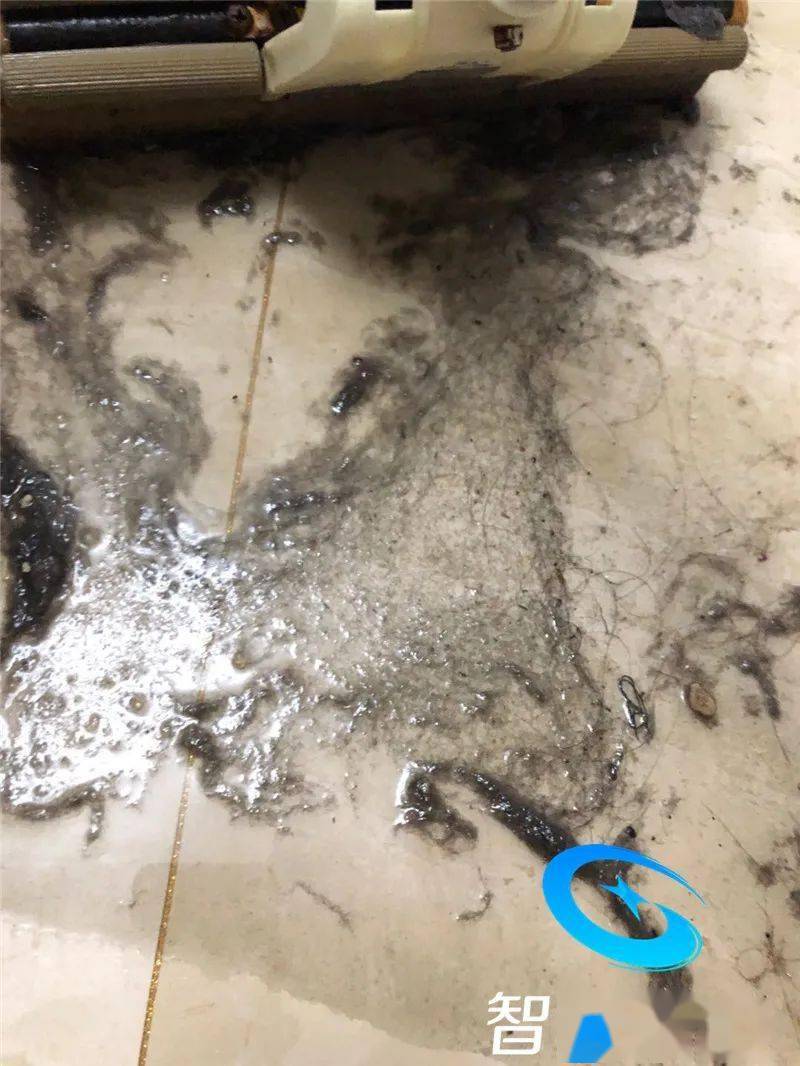 【热线188】丰北家园有业主厨房污水蹭蹭往外冒,堵了四五十分钟都堵不