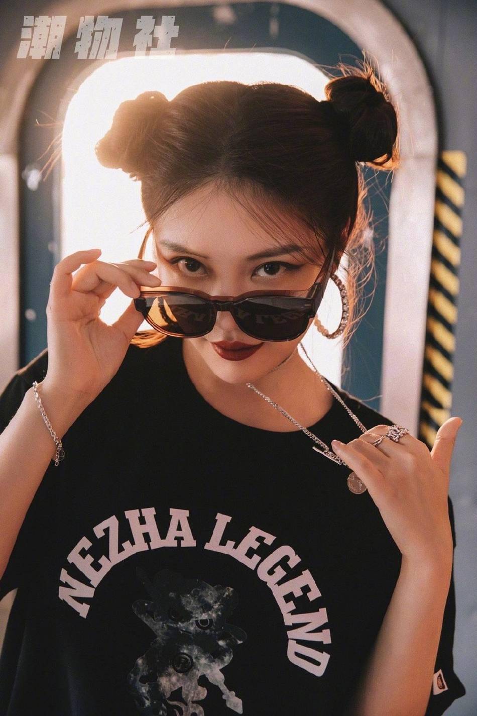 徐冬冬最新写真曝光 甜酷风格自由切换