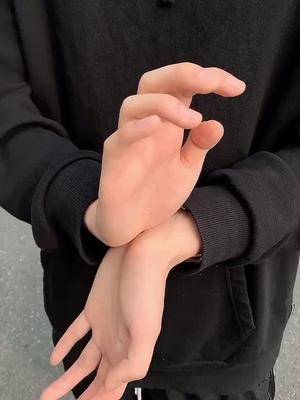 听说手长得好看脸不一定好看没想到手控帅哥