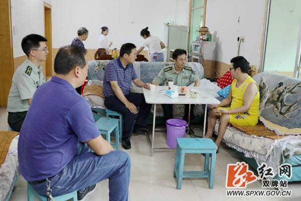 李林云)7月1日下午,永州市委常委,永州军分区政委冯紫英来双牌县走访