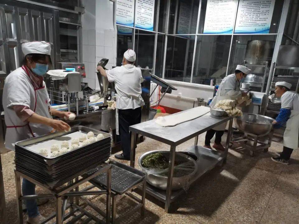 你知道食堂叔叔阿姨上班时间吗?