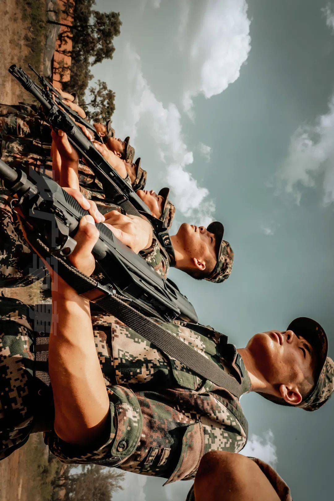 酷火箭军战术持枪训练高清大图来了