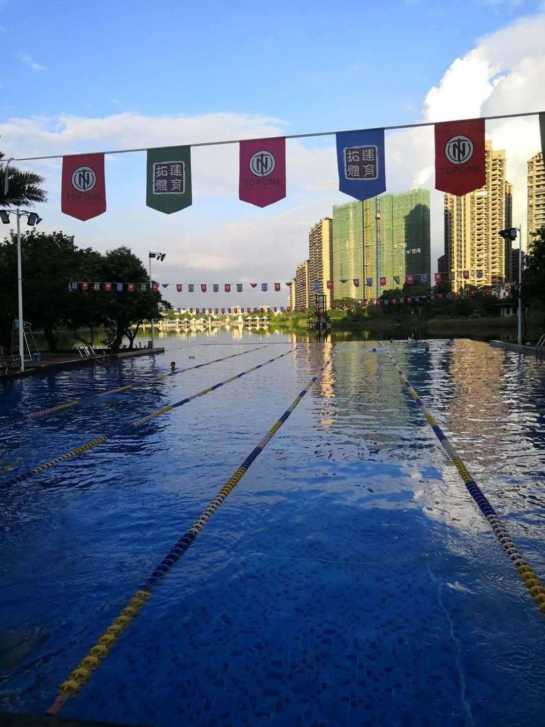 【无需预约】仅19.9元/78元抢购【锦绣山河游泳场】游泳套餐!