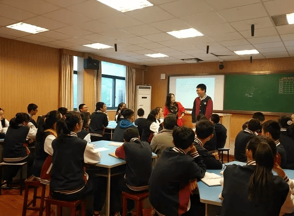 借力专家智慧打造德育高地崇化中学厉佳旭专家工作站
