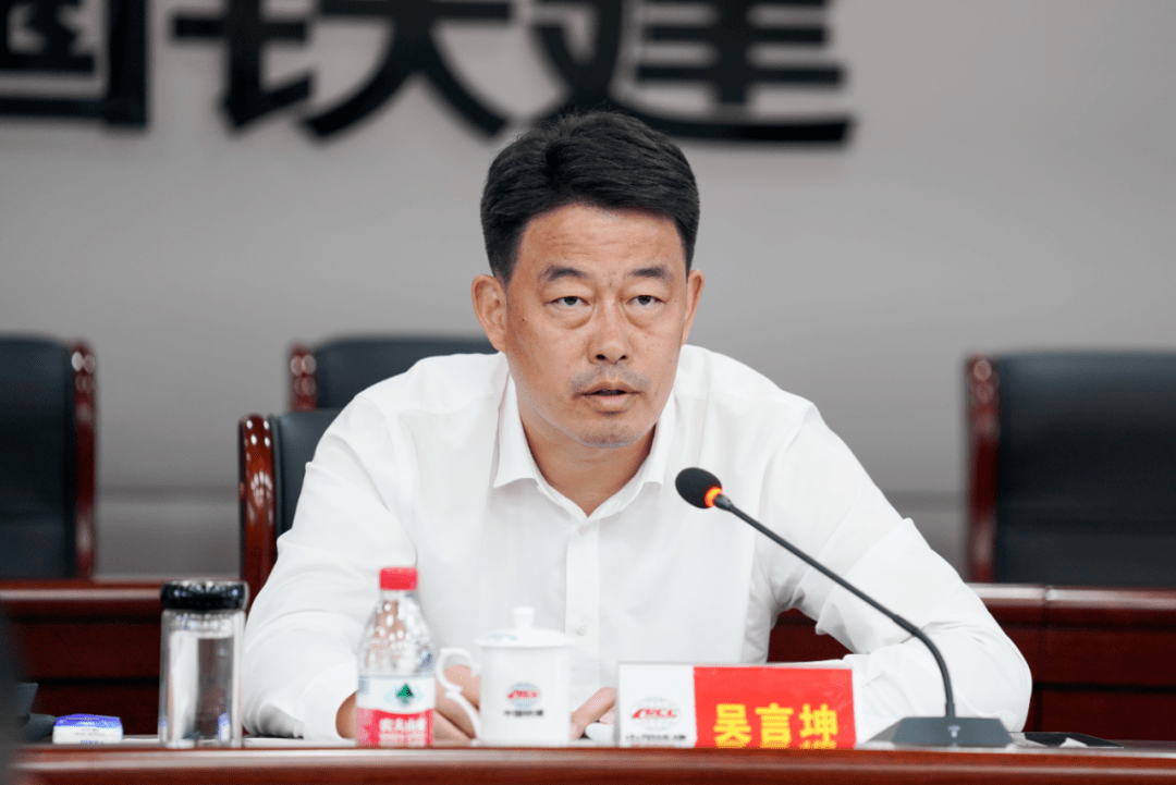 精准施策"解难题" 久久为功"抓落实"_吴言坤