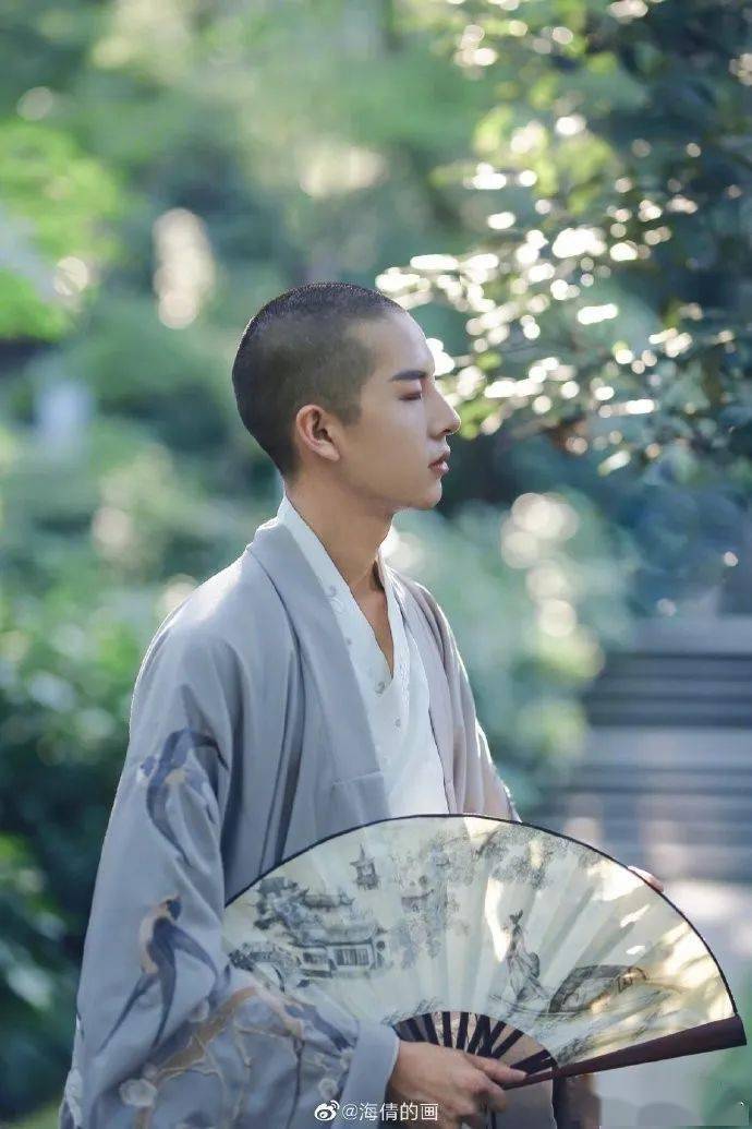 翻版乔碧萝仙气十足的圣僧直播正脸太像李诞了网友接受不了