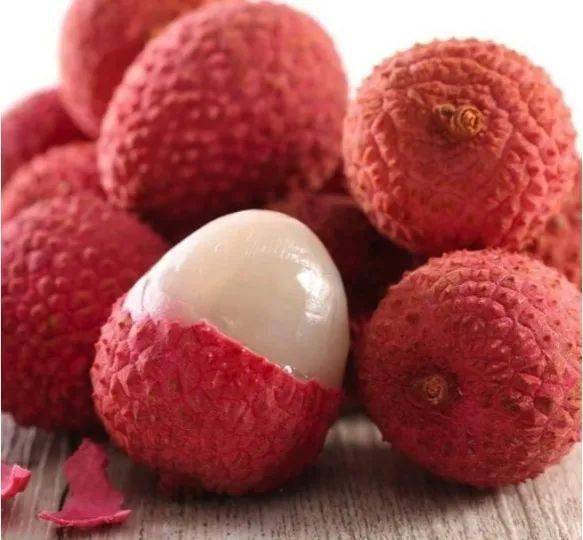 吃荔枝能降血糖吗?不同年龄每天该吃多少最好?