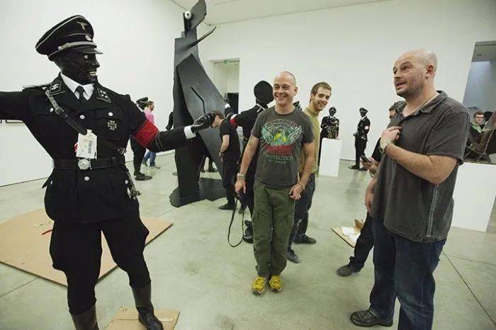 反思資本主義的邪惡查普曼兄弟的邪術大全