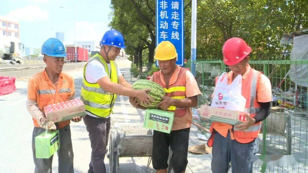 持續高溫 小欖這些建築工地防暑降溫有