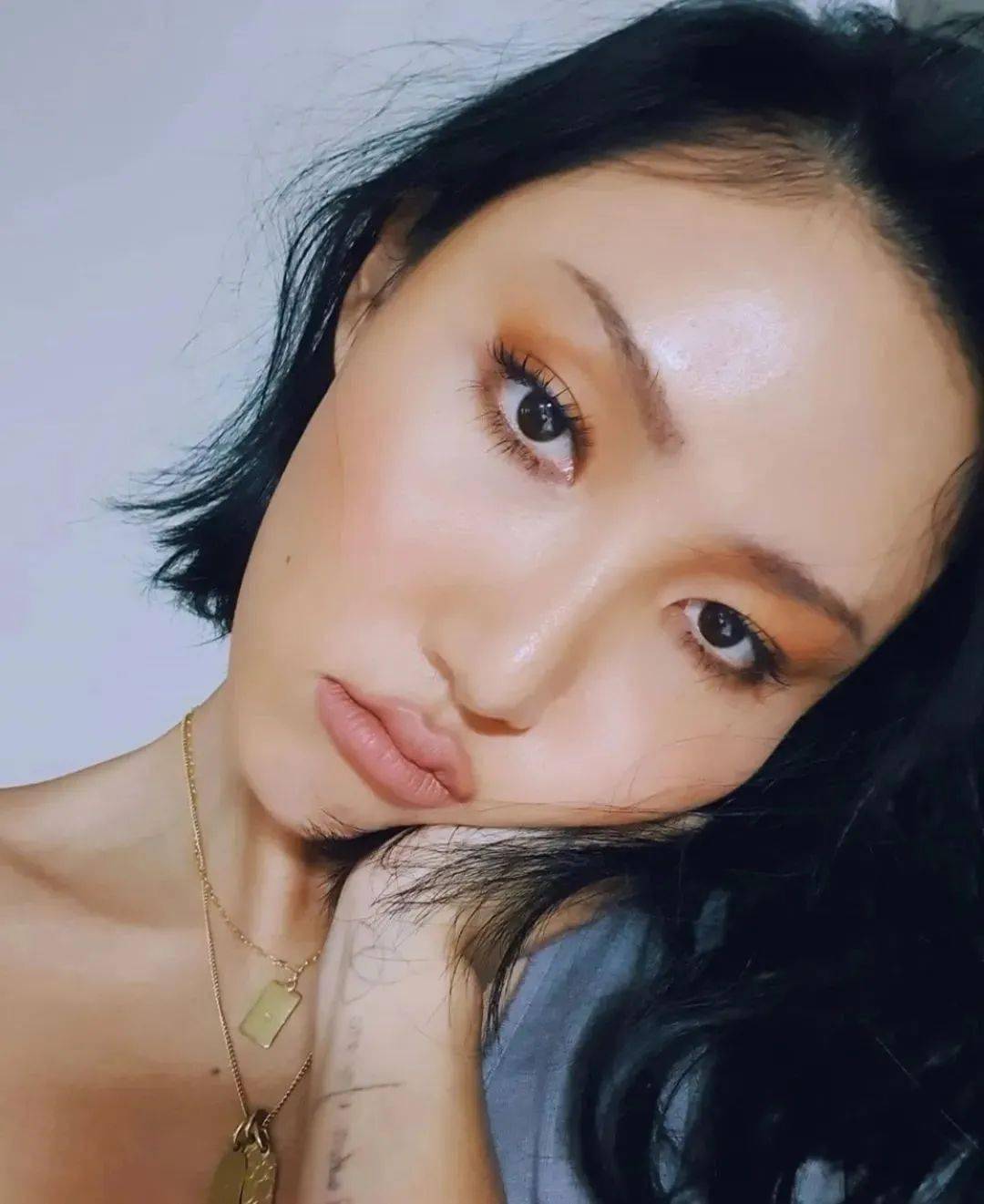 湿发回归的华莎凭什么就辣进了骨子里?