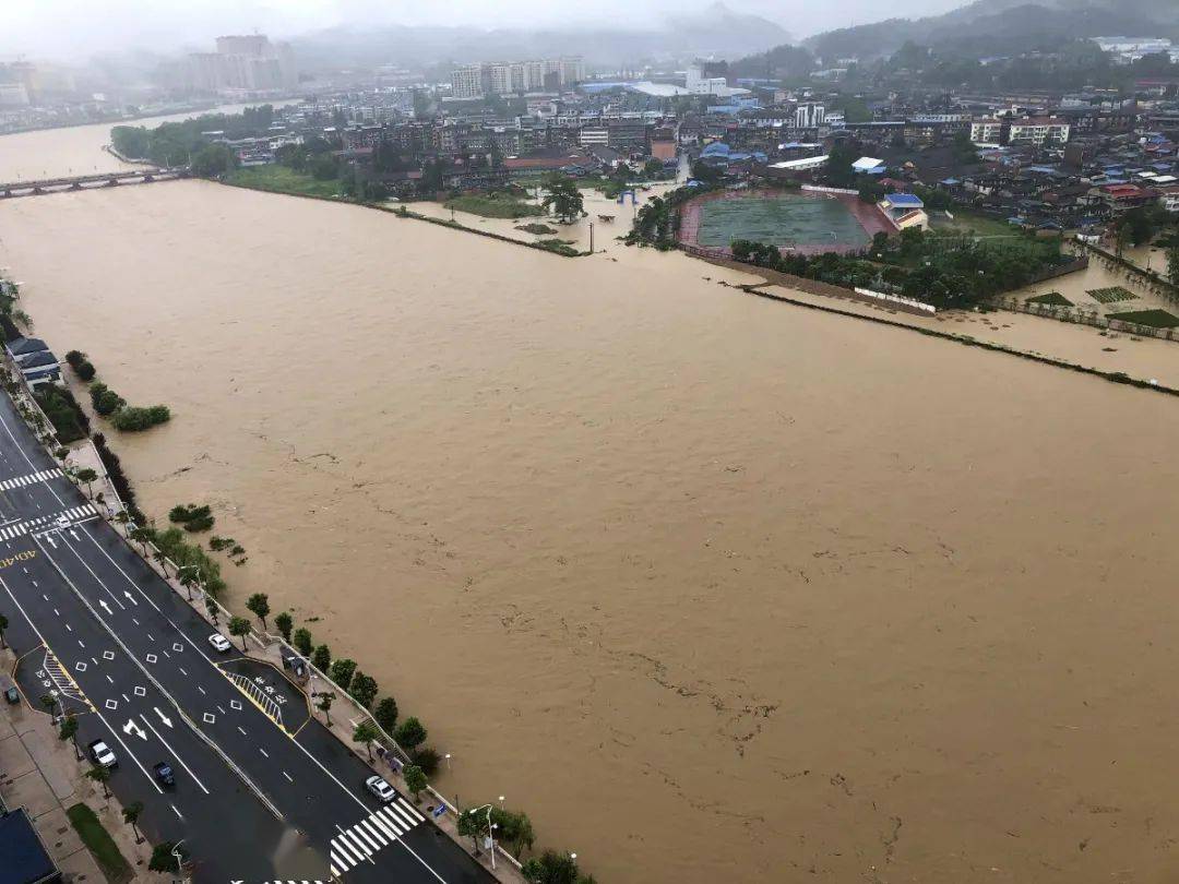 暴雨中的富屯溪北溪(賴小兵 攝於光澤縣城)