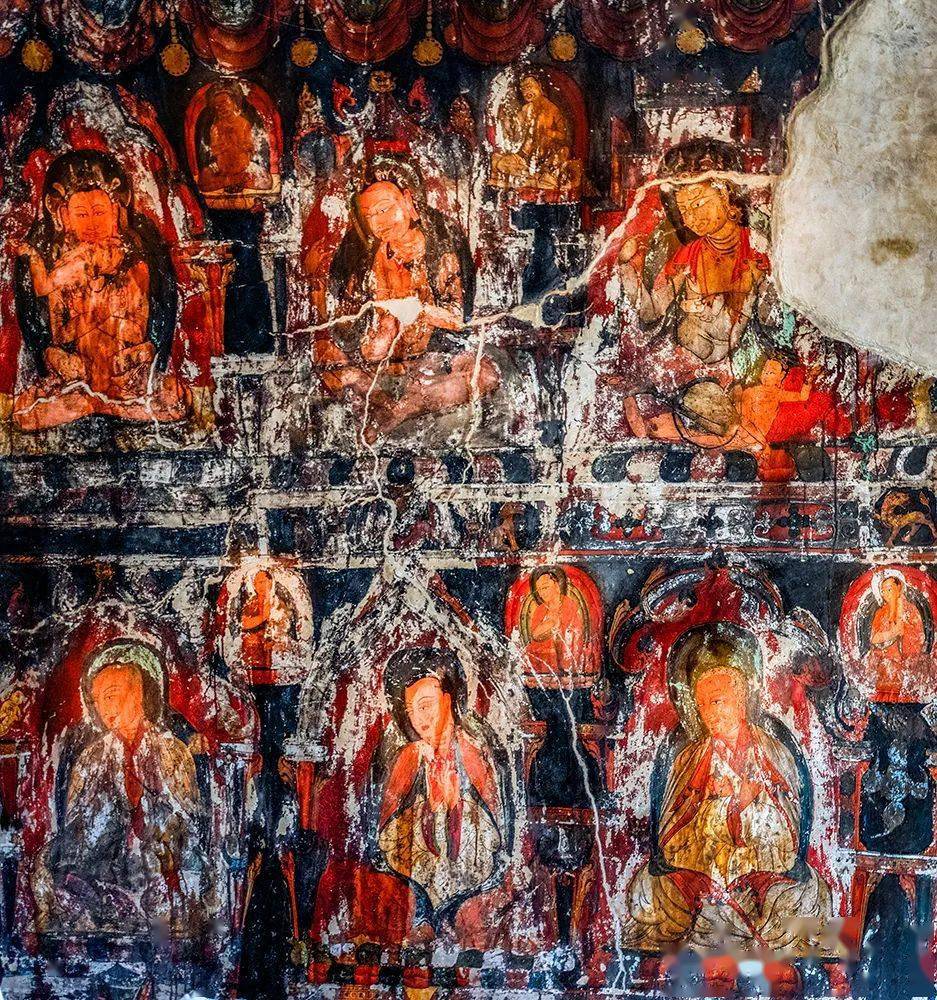 东嘎皮央石窟遗址内壁画三