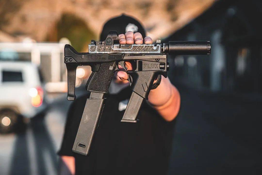 【给您的手枪增加个支点】flux defense公司产品图集