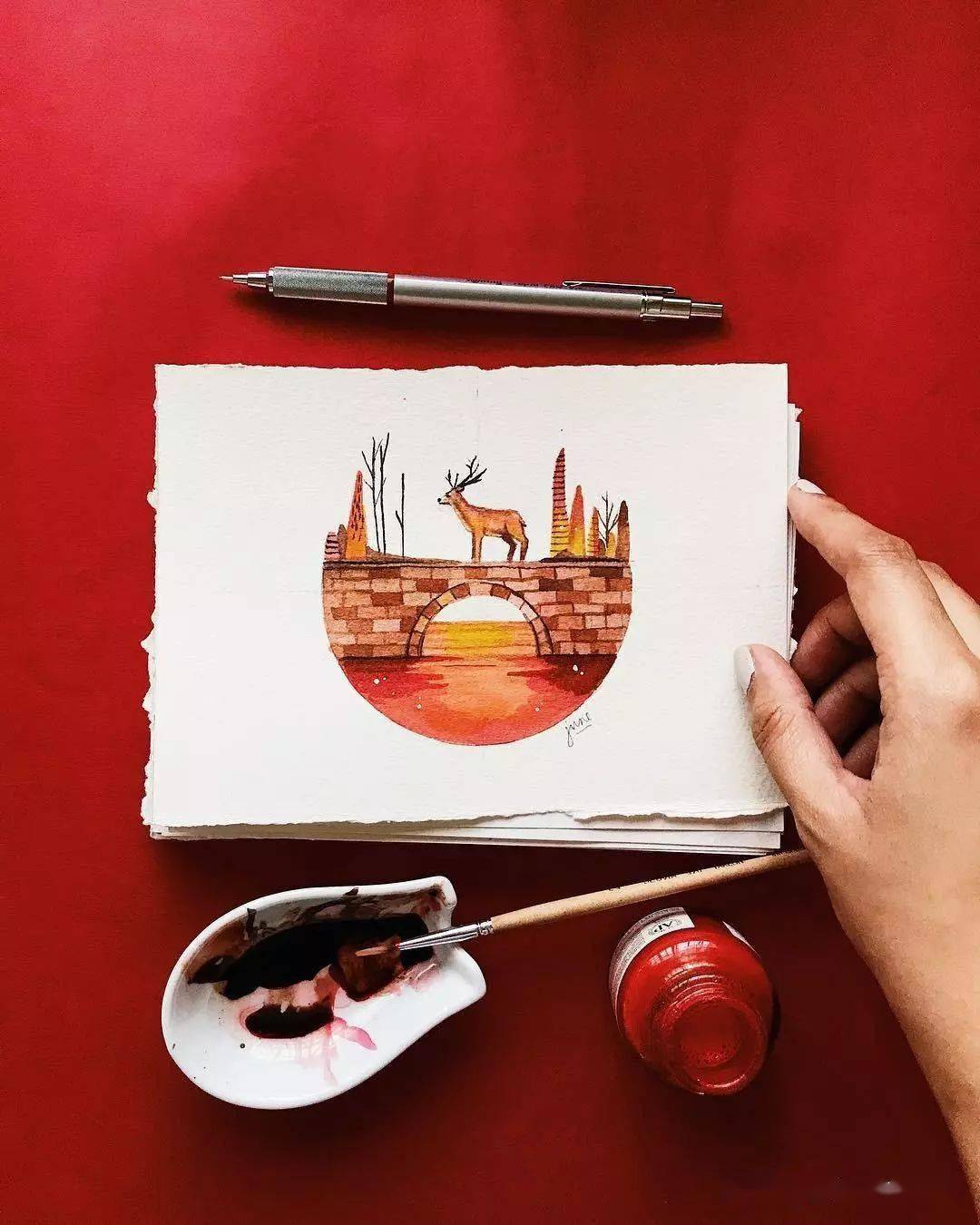 红色系的水彩小插画,童话风很梦幻.