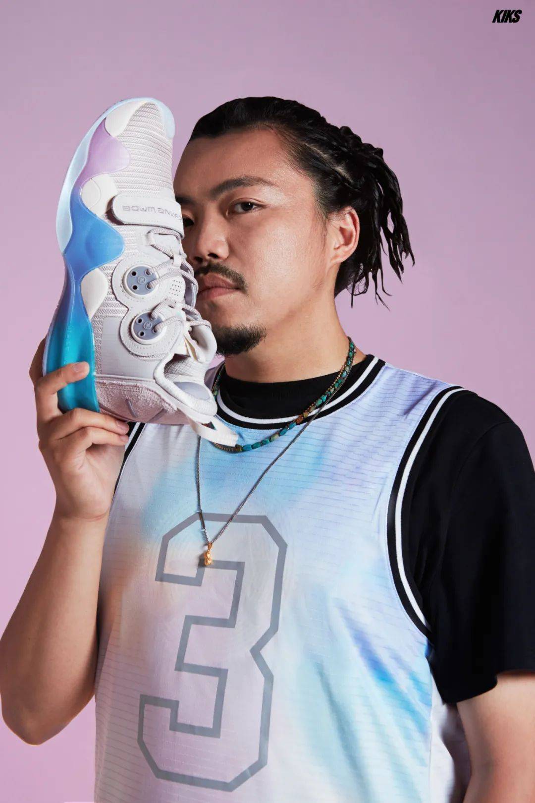 他是最带货的球鞋设计师周世杰这次的棉花糖可能有点甜