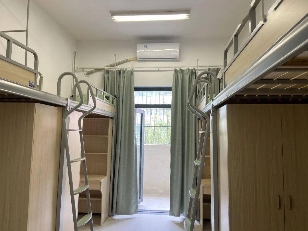 宿舍楼对不少学生来说今年注定是难忘的而对于江苏科技大学的学子们更
