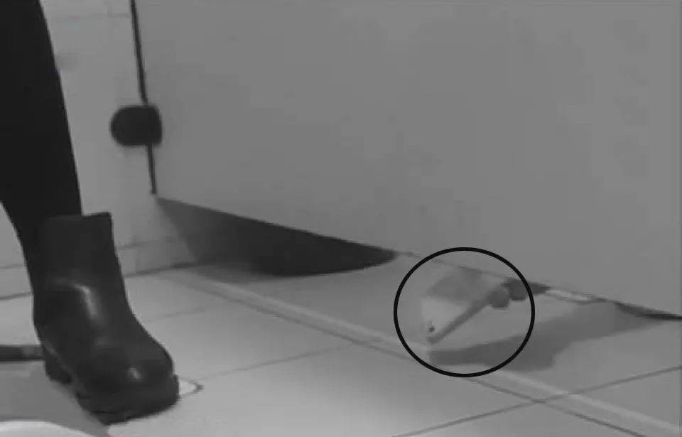 女生"烧烤店厕所"被偷拍:如果家有儿子,要教他尊重女性