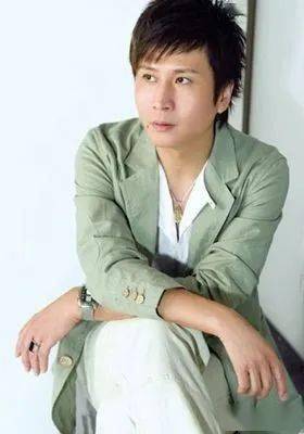 王亚民贰王晓曦,吉林人,著名演员,导演.