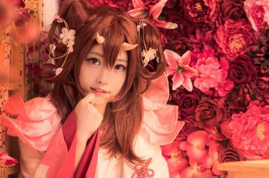 阴阳师桃花妖超萌cos,"我的名字是桃花,是桃花化成的妖怪"