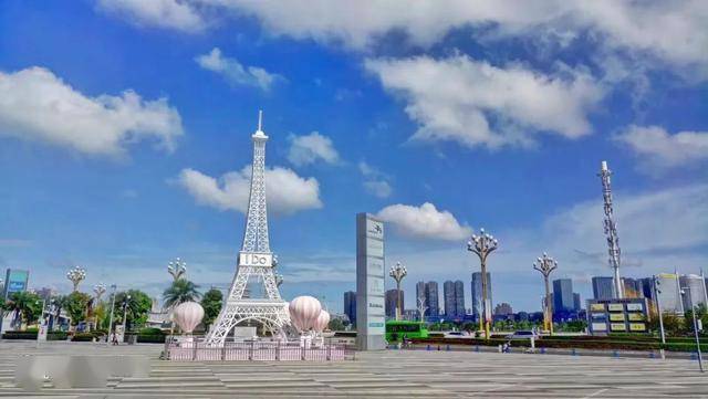 美爆了南充天空之城