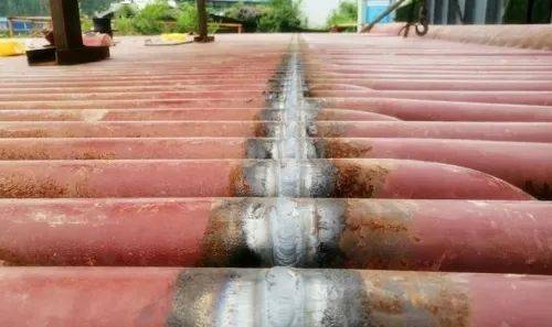 7月4日,锅炉本体受热面安装工作正式开始.