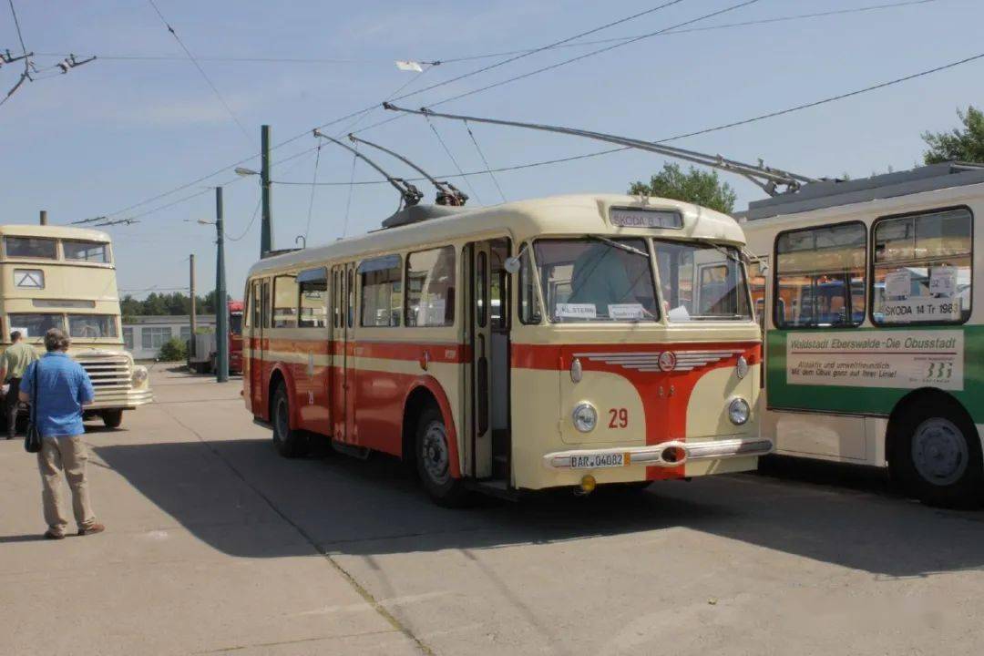 情懷車斯柯達8tr無軌電車