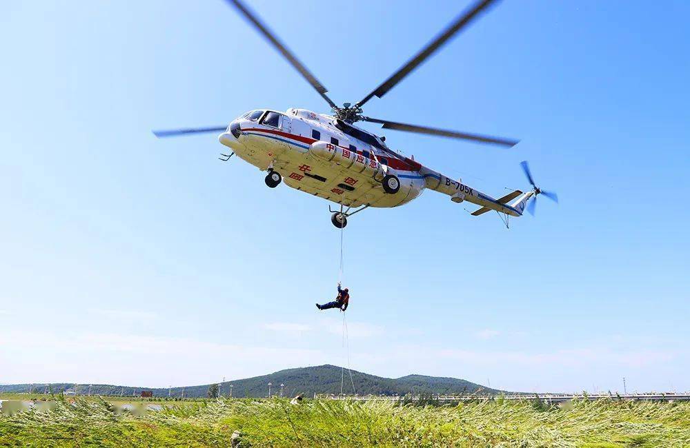 直升机索降救援