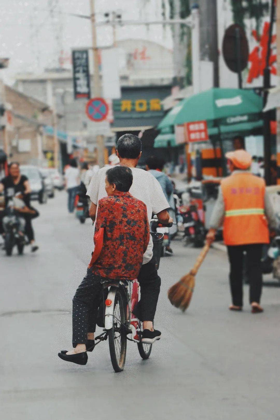 高平街头的百态人生