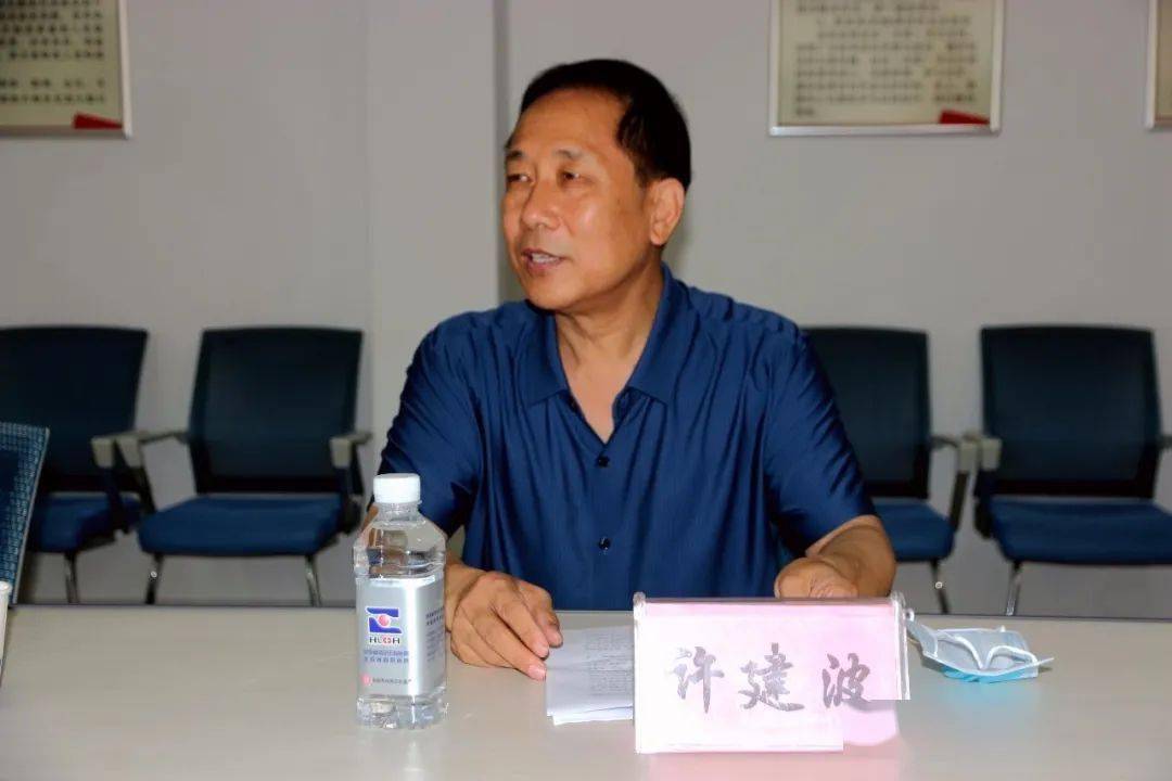 "……面对由河南省洛阳正骨医院洛阳院区管委会主任许建波,92岁的国家