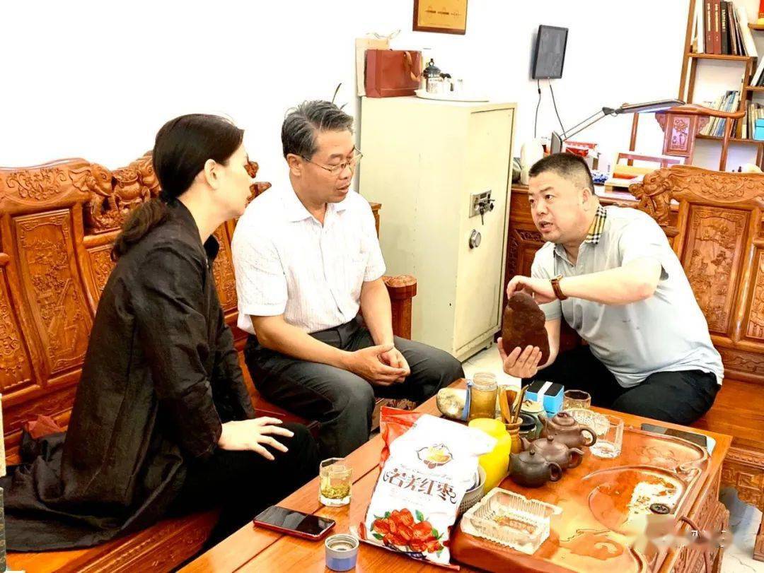 走访扬州郭忠广考察经典玉山子