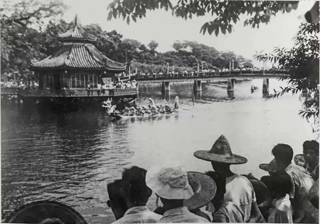 西湖的一个夏季星期天▼《潮州市文物志》记载,1963年,著名作家老舍