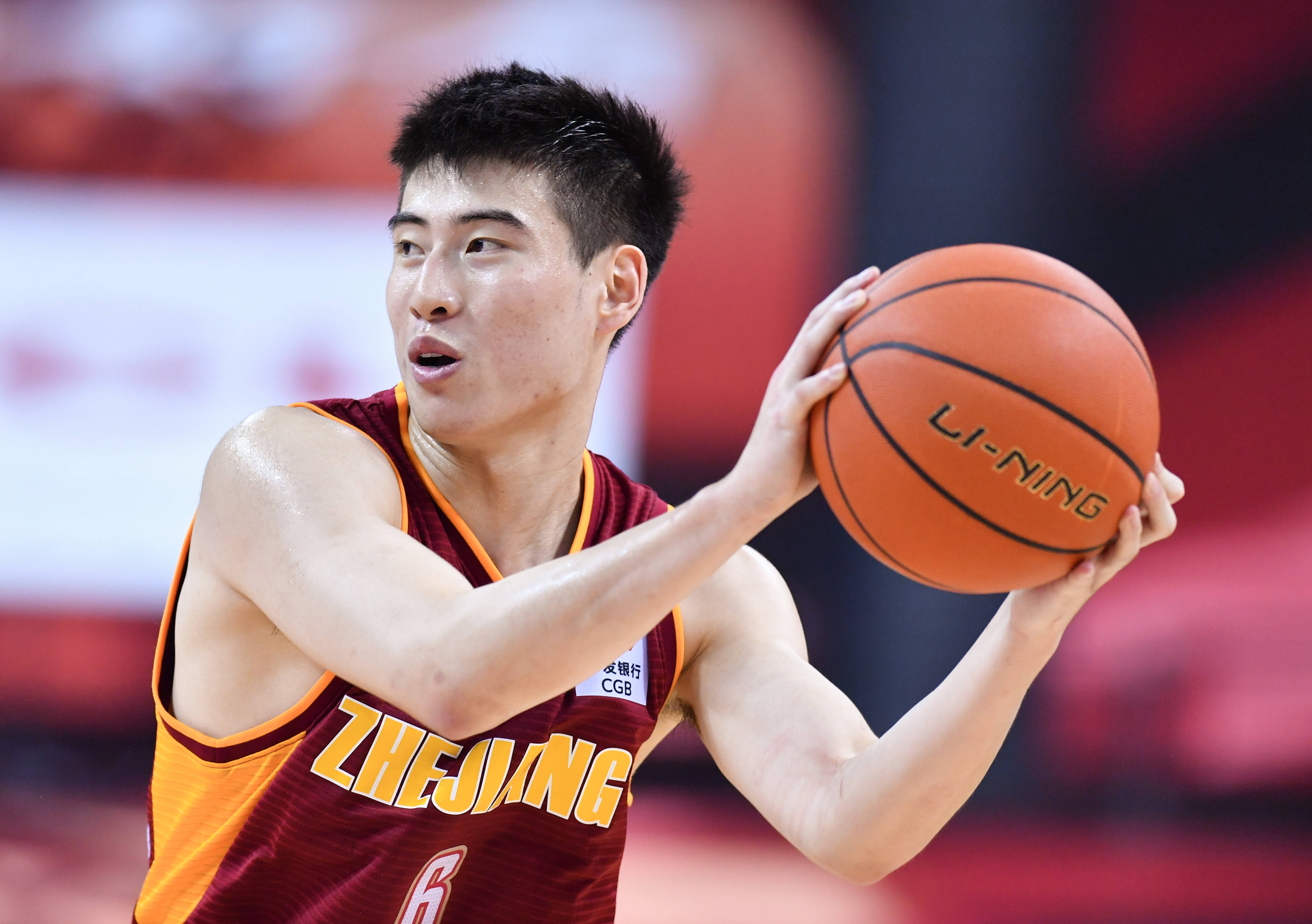 cba综合|半场胶着末节制胜 浙江新疆"全华班"笑到最后