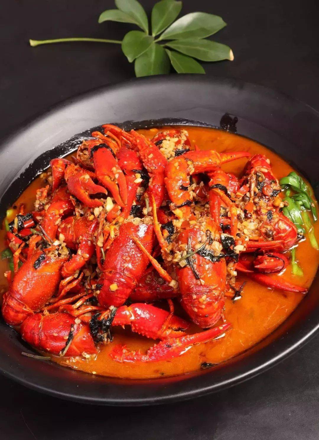 麻辣小龙虾：夏日狂欢的新宠