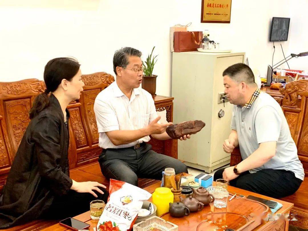走访扬州郭忠广考察经典玉山子