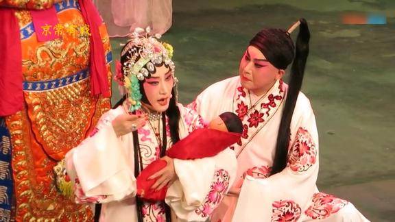 赵燕侠经典之作女儿张雏燕白蛇传亲儿的脸吻儿的腮