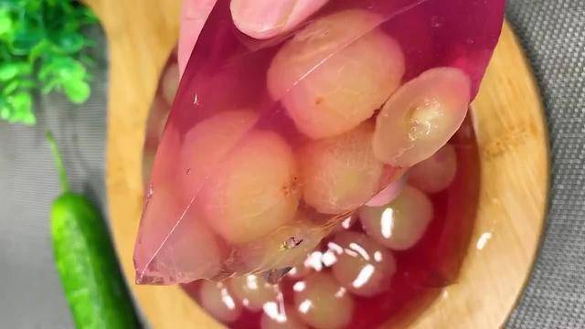 自制葡萄果冻,甘甜多汁qq弹弹,既不伤胃又养生,比吃冷饮更健康