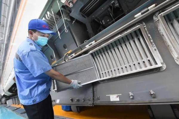 高鐵車廂空氣清新的秘密,原來在這兒